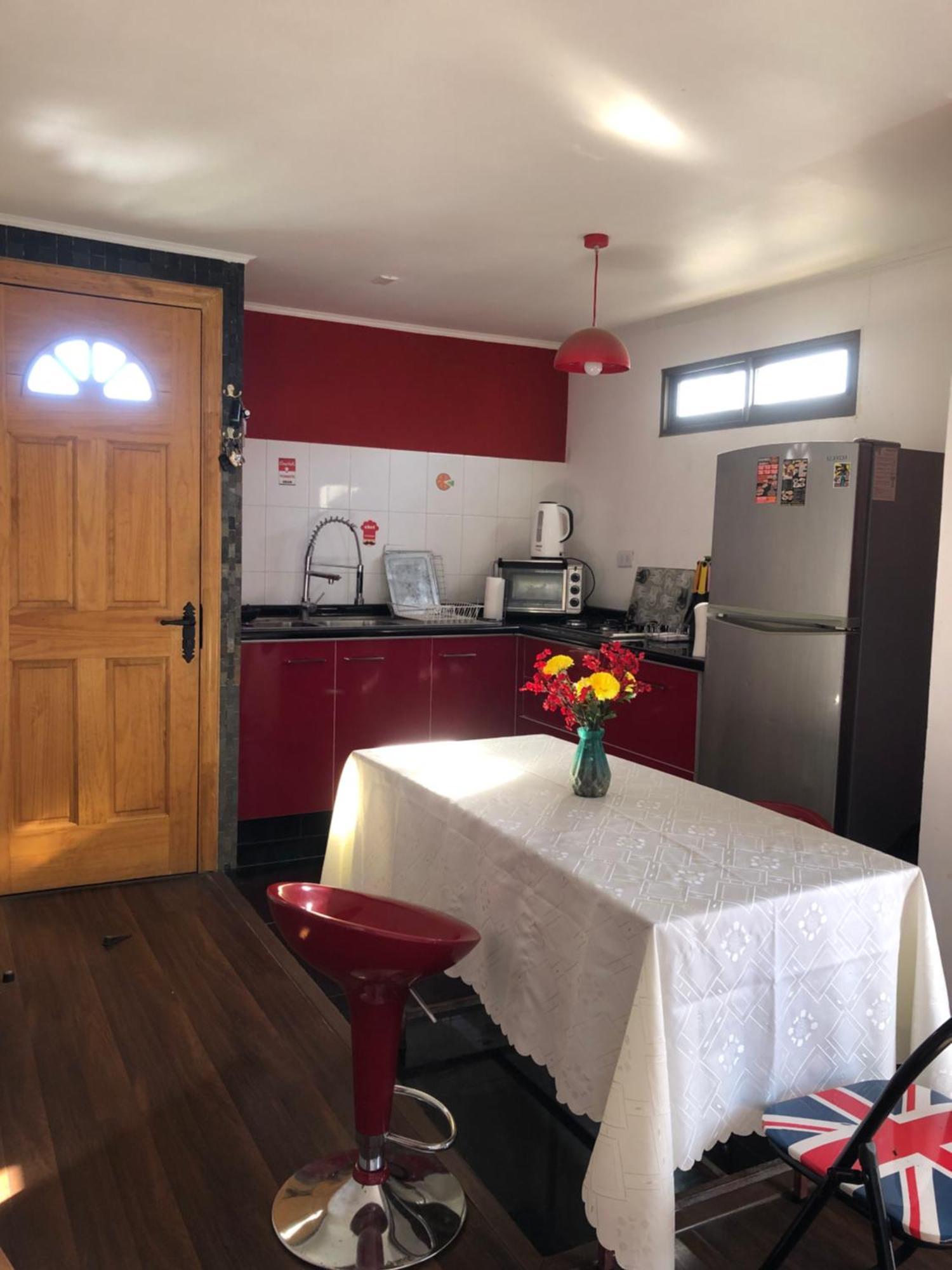 Hostel Tu Espacio Re - Habitaciones Cerca Del Aeropuerto Santiago Ngoại thất bức ảnh